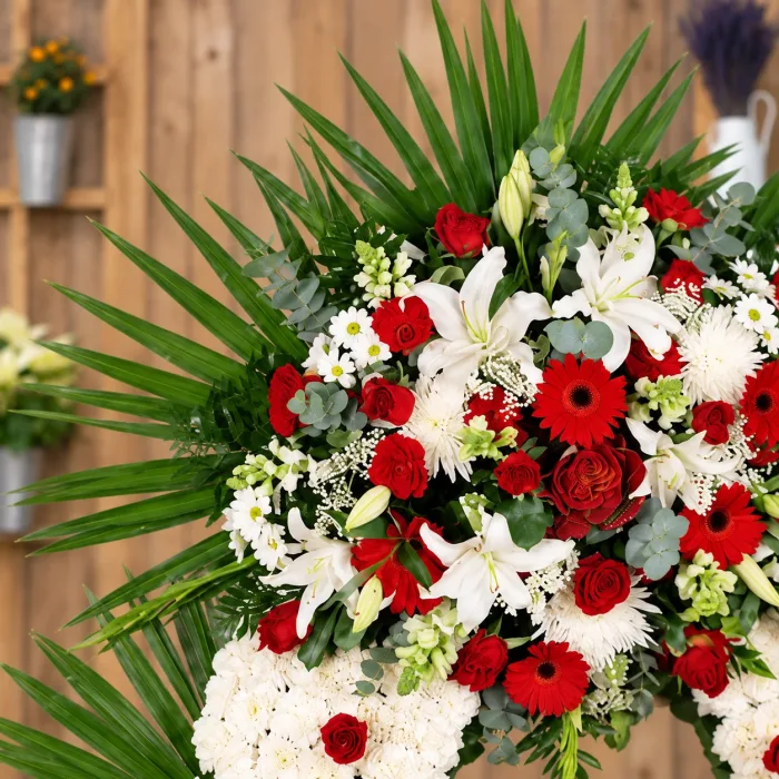 Corona De Flores Con Rosas 3 Corona De Flores Con Rosas - Detalle floral 1