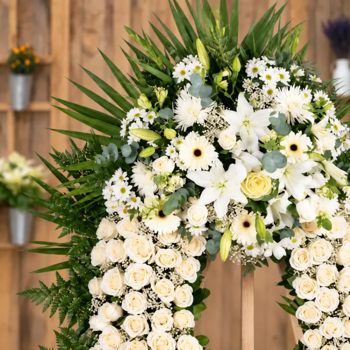 Corona De Rosas Blancas - Detalle floral 1